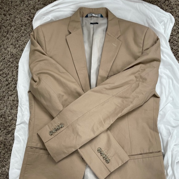 Perry Ellis Suit